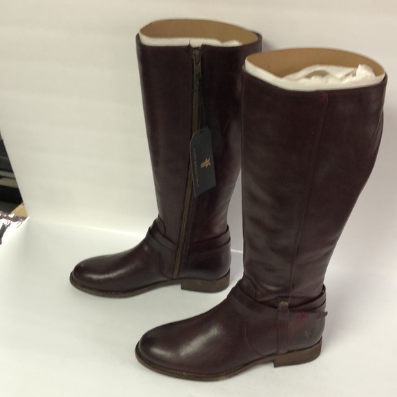 New. Frey Melissa belted tall boots. Size 5.5 M. 1639 - Picture 2 of 7